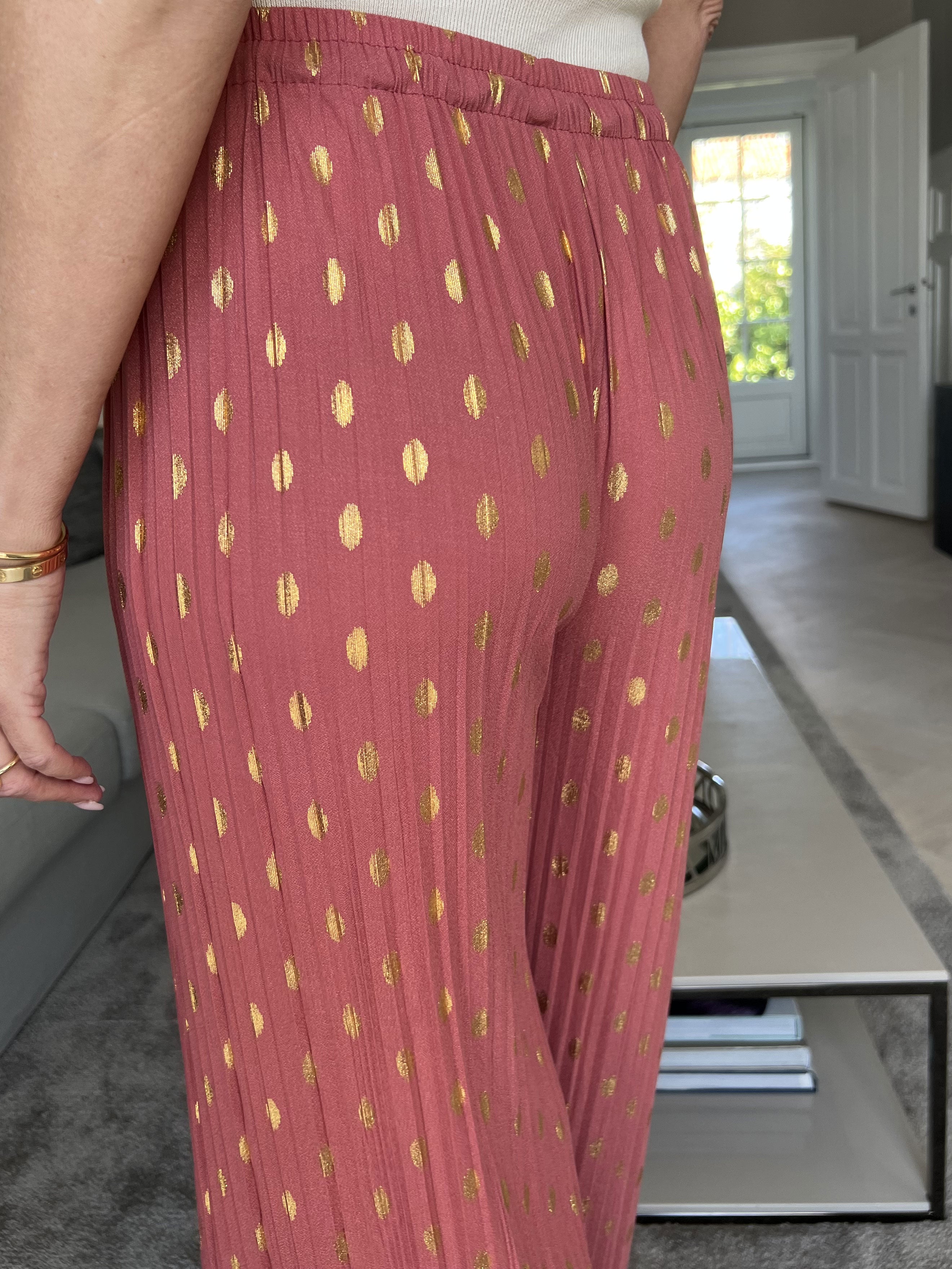 Aleta - Plisserade byxor med prickar